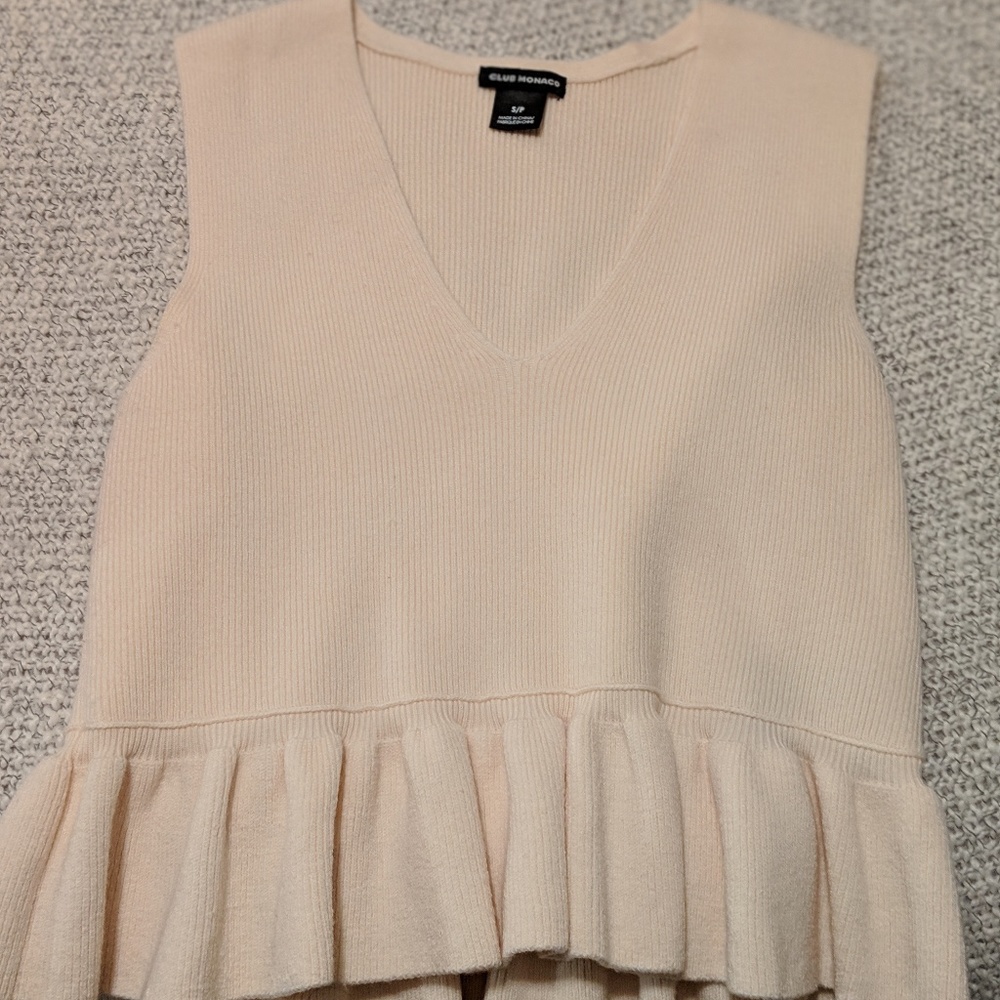 Club Monaco Blush Cream Ribbed V-Neck Peplum Tank